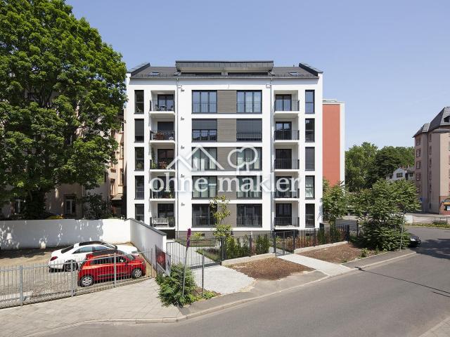 Penthauswohnung mit Dachterrasse: 2 Zimmer Wohnung mit Einbauküche im Zentrum zu vermieten!