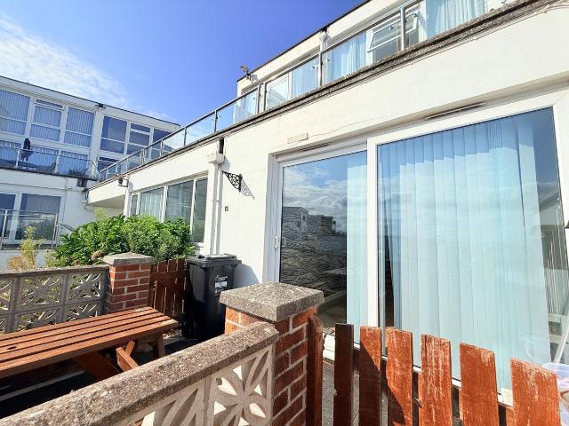 Pentire Avenue, Newquay TR7, 2 bed flat to rent, £1,250 pcm | PrimeLocation