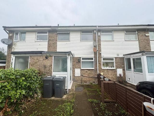 Pentland Avenue, Clayton, Bradford 2 bed terraced house to rent £850 pcm £196 pw