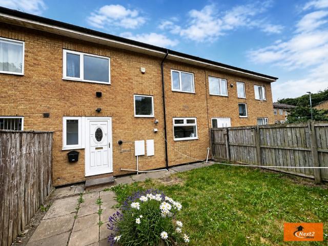 Pentland Close, SR8 2LB 3 bed terraced house to rent £675 pcm £156 pw