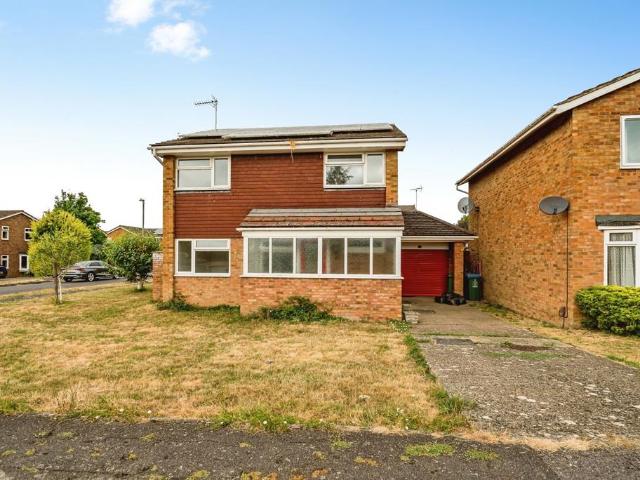 Pentland Road, Aylesbury, HP21 4 bed detached house to rent £2,000 pcm £462 pw