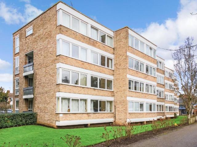 Pentlands Court, Cambridge CB4, 2 bed flat to rent, £1,900 pcm | PrimeLocation
