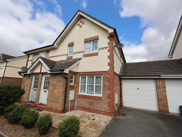 Pentreath Close, Fowey, PL23 3 bed semi detached house to rent £1,300 pcm £300 pw