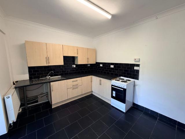 Pentwyn Avenue, Mountain Ash CF45, 2 bed terraced house to rent, £725 pcm | PrimeLocation