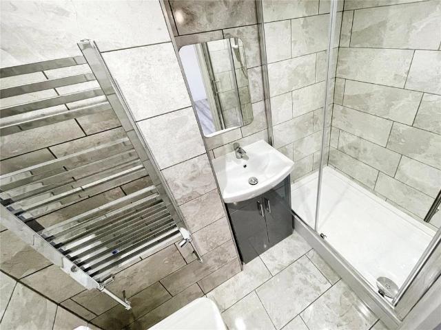 Penwell Fold, Greater Manchester OL1 1 bed detached house to rent £650 pcm £150 pw