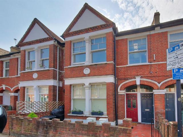 Penwith Road, London SW18, 3 bed maisonette to rent, £3,200 pcm | PrimeLocation