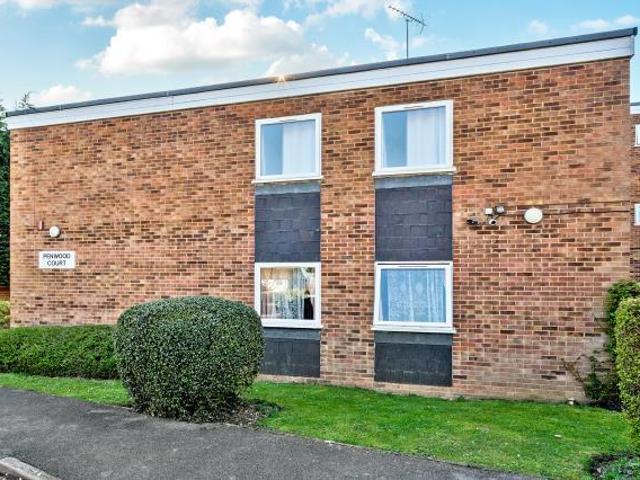 Penwood Court, Maidenhead, SL6 3 bed flat to rent £1,600 pcm £369 pw