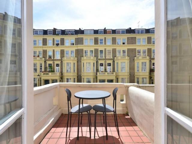 Penywern Road, Earls Court, London SW5, Studio to rent, £1,972 pcm | PrimeLocation