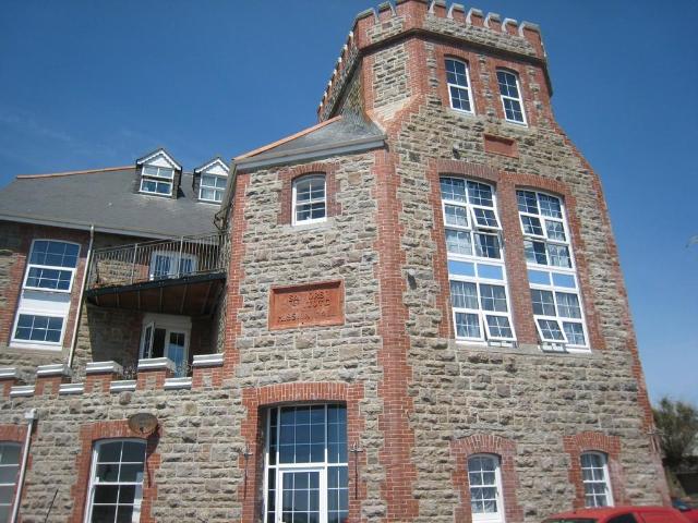 Penzance, Cornwall 3 bed apartment to rent £995 pcm £230 pw