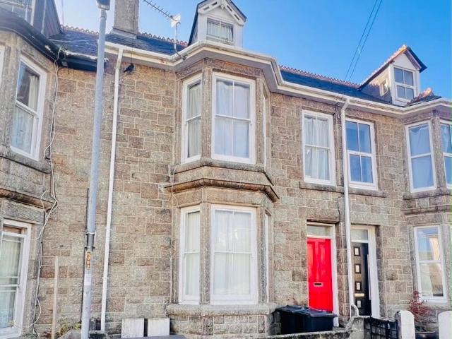Penzance, Cornwall TR18, 1 bed flat to rent, £575 pcm | PrimeLocation