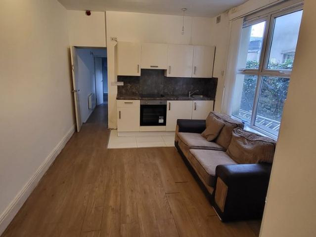 Pen Y Lan Road, Cardiff CF24, 1 bed flat to rent, £750 pcm | PrimeLocation