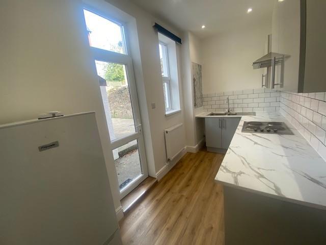 Pen Y Lan Road, CARDIFF 1 bed flat to rent £1,100 pcm £254 pw
