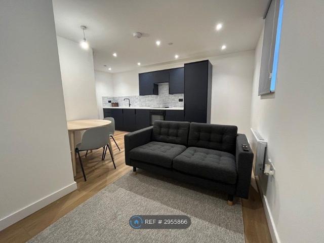 Penarth Road, Cardiff CF11, 2 bed flat to rent, £1,200 pcm | PrimeLocation