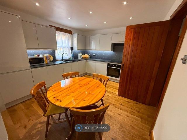 Pencaitland, Tranent EH34, 2 bed flat to rent, £1,200 pcm | PrimeLocation