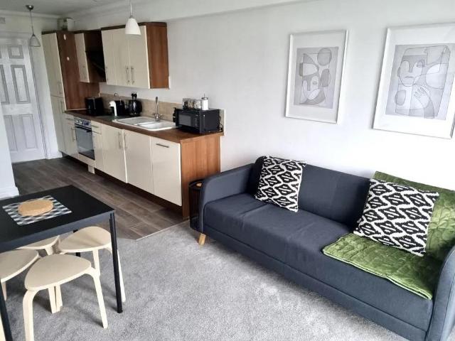 Pencisley Road, Cardiff, CF5 2 bed apartment to rent £1,150 pcm £265 pw