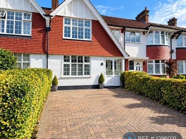 Pendennis Road, London, SW16 4 bed terraced house to rent £3,600 pcm £831 pw