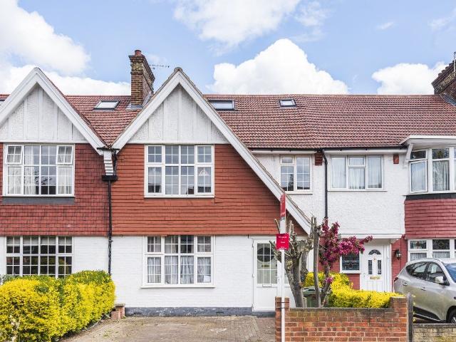 Pendennis Road, Streatham Hill, London SW16, 4 bed detached house to rent, £3,495 pcm | PrimeLocation