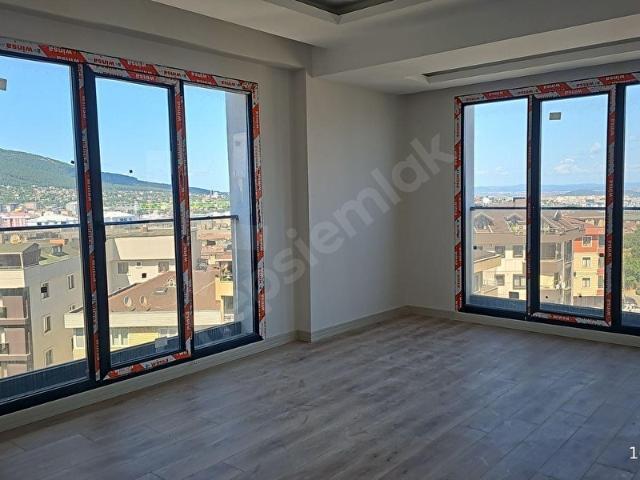 PENDİK CADDELAND SİTESİ BALKONLU 3+1 KİRALIK SIFIR DAİRE