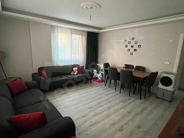 PENDİK GÜZELYALIDA SATILIK 2+1 ASANSÖR OTOPARKLI ANA CADDE ÜSTÜ LÜKS DAİRE