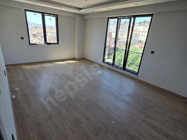 PENDİK ÇINARDERE MAHALLESİ'NDE PANORAMİK MANZARALI 2+1 SATILIK