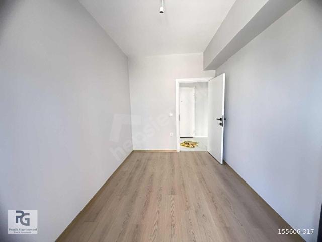 PENDİK VELIBABA SIFIR PRO MEYDAN SİTESİNDE 2+1 SATILIK DAİRE