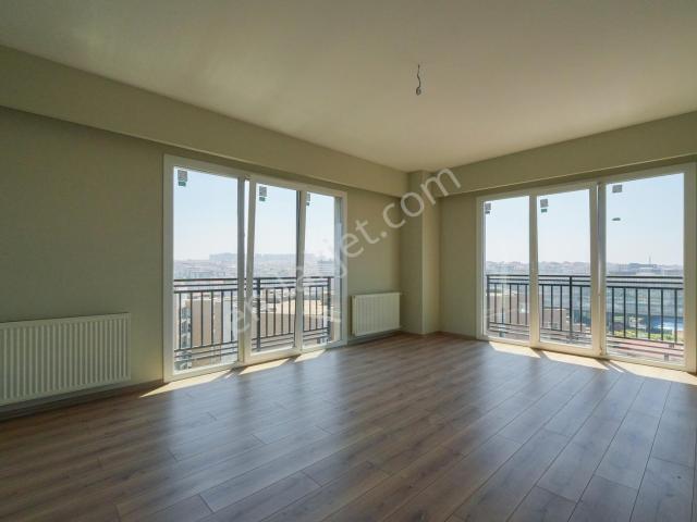Pendik'te Site İçerisinde Satılık 3+1 Daire