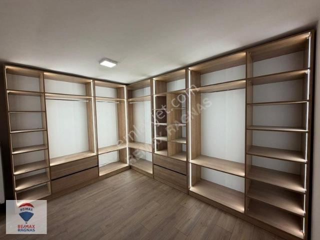 Pendik Captain Hill Sitesinde Kiralık Tripleks Bahçe Katı 4+1
