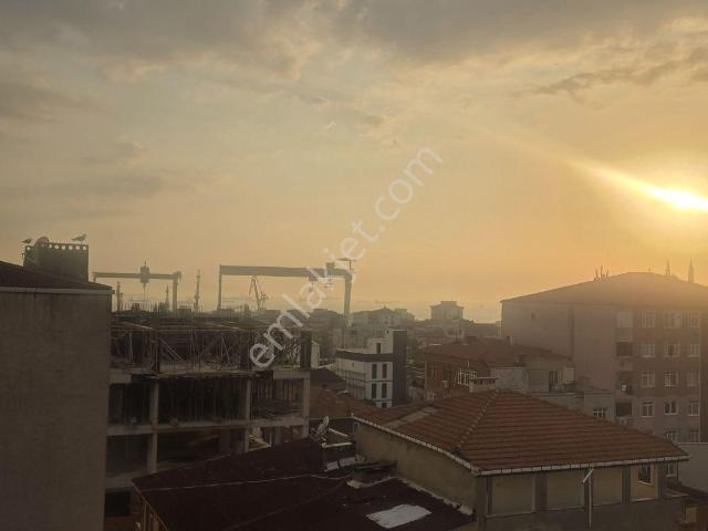 Pendik Çamçeşme Mah. Full Eşyalı Deniz Manzaralı 3+1 Kiralık Dai
