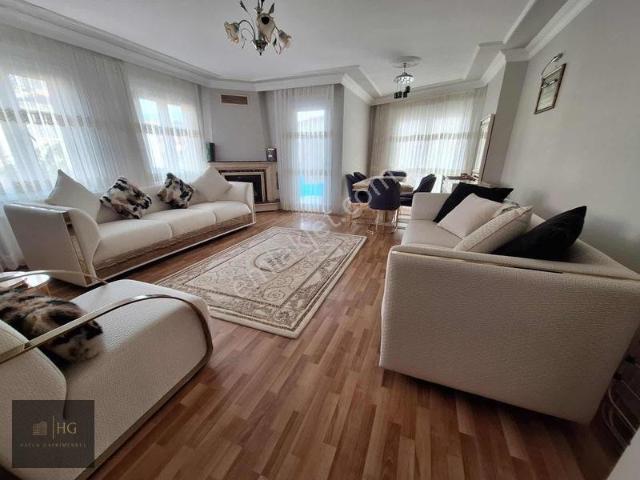 Pendik Çamçeşme Mahallesi'de Satılık 4+1 Dubleks Daire