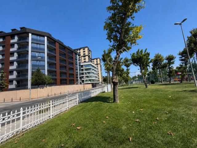 Pendik Batı Da Ön Cepheli Deniz & Park Manzaralı Kiralık 3+1