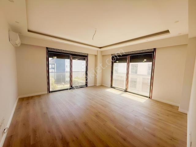 Pendik Bahçelievler Yeni Binada Ara Kat Lüks 2+1 Satılık