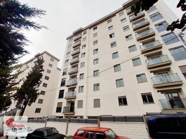 Pendik Doğu Mah. Sıfır Site İçinde 2+1 Kapalı Otoparklı Daire