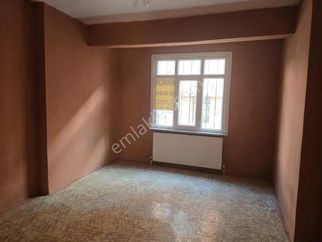 Pendik Esenyalı Fatih Mahallesin'de Kiralık 2+1 90m2 Daire