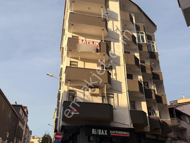 Pendik Fevzi Çakmak Mahallesi'nde Satılık 2+1 Merkezi Daire