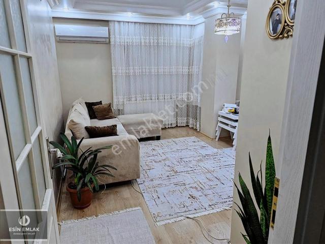 Pendik Orta Mah'de Arakat Geniş Satılık 3+1 Daire