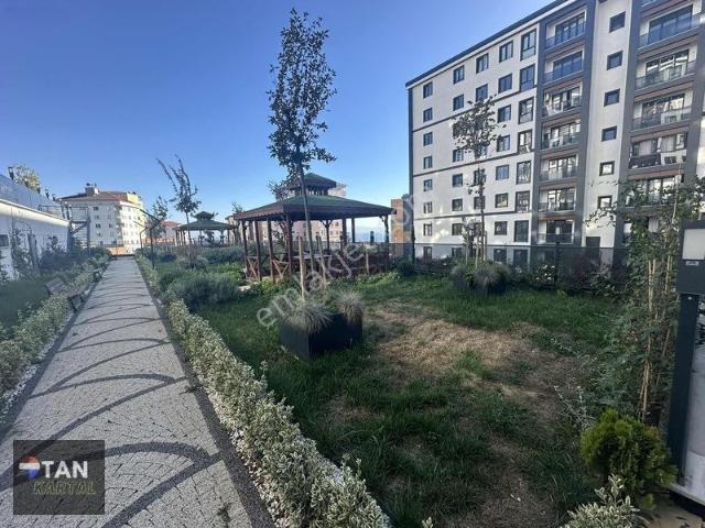 Pendik Mir Metro Sitesinde Ferah Ve Şık Tasarımlı 2+1