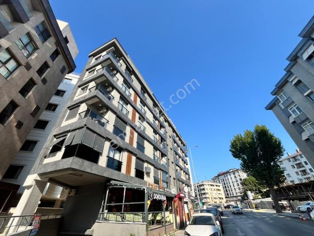 Pendik Sahilde Cadde Üzerinde Kiralık Sıfır Üst Dubleks