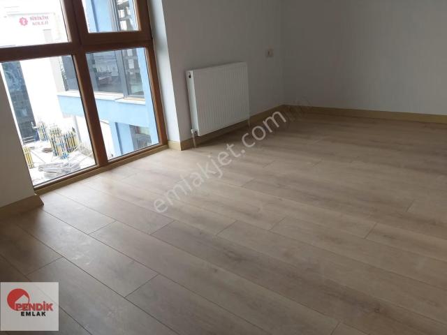 Pendik Portresahil Sitesinde Deniz Manzaralı Lüxs Daire