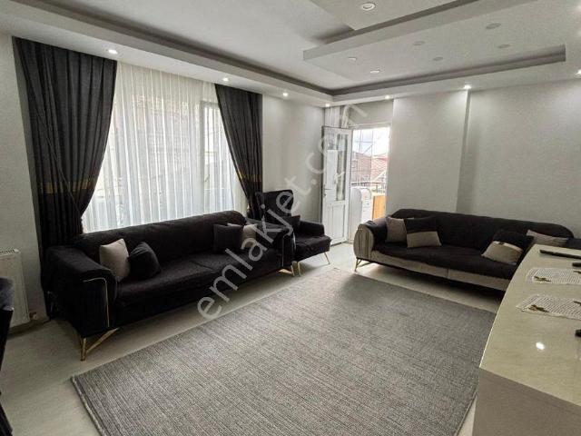 Pendik Veli Baba'da Satılık Geniş 3+1 Daire