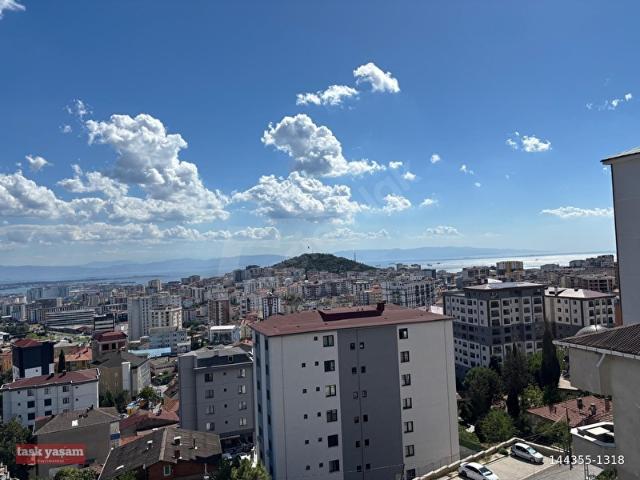 Pendik Velibaba Mah Deniz Manzaralı 1. Sınıf Malzemeli 3+1 Daire