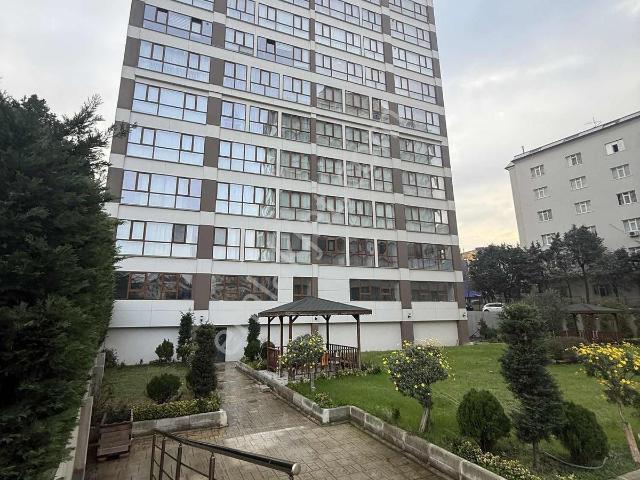 Pendik Yıldız Park Sitesinde Güvenlikli Kapalı Otoparklı