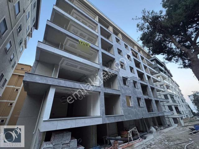 Pendik'in En Değerli Konumlarından Birinde Geniş Ve Ferah 4+1