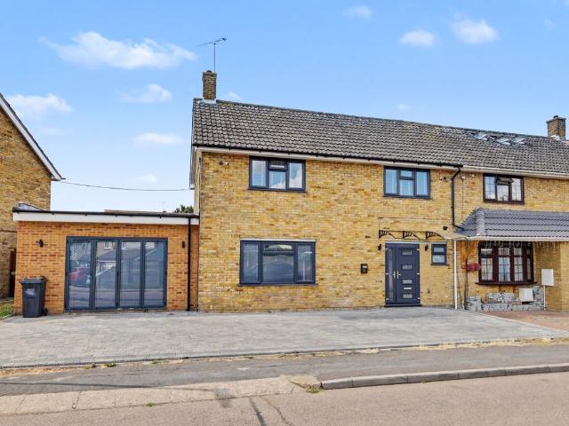 Pendle Drive, Basildon SS14, 4 bed semi detached house to rent, £3,000 pcm | PrimeLocation