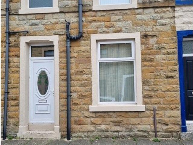 Pendle Street, Padiham, Burnley BB12, 2 bed terraced house to rent, £625 pcm | PrimeLocation