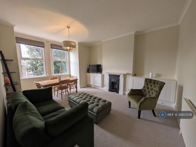 Pendle Road, London, SW16 2 bed flat to rent £2,100 pcm £485 pw