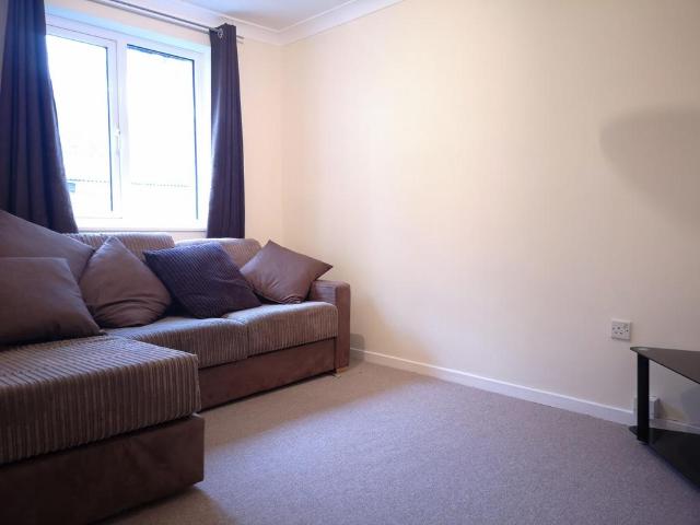 Pendlebury, Bracknell, BerkshIre, RG12 2 bed apartment to rent £1,199 pcm £277 pw