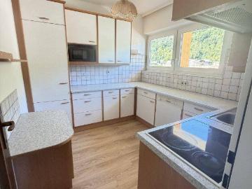 Pendler aufgepasst sanierte 2 Zimmer Wohnung mit südseitiger Loggia, Lift und schönem Ausblick