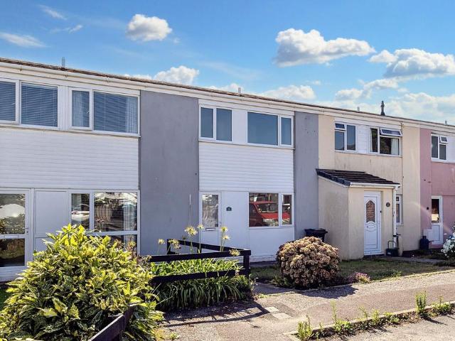 Pendragon Crescent, Newquay TR7 3 bed terraced house to rent £1,150 pcm £265 pw