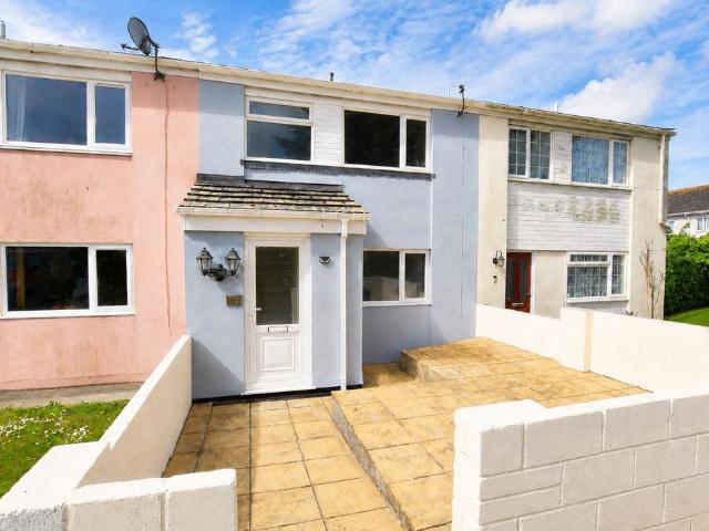Pendragon Crescent, Newquay TR7 3 bed terraced house to rent £1,100 pcm £254 pw
