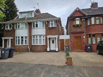 Pendragon Road, Birmingham B42 3 bed semi detached house to rent £1,375 pcm £317 pw